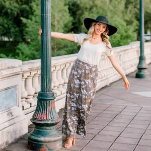 Meet your Posher, Abigail